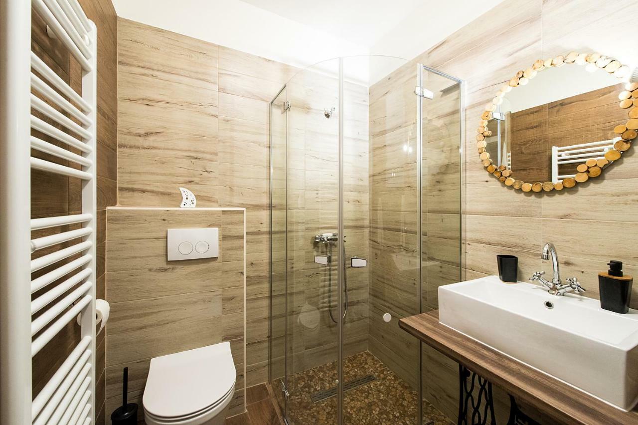 4 Seasons House Roč